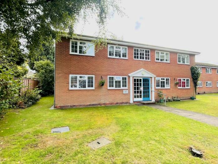 2 Bedroom Flat To Rent In Lawford Grove, Shirley, Solihull, B90