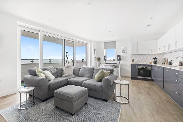 2 Bedroom Flat For Sale In Beck Square, Leyton, London, E10