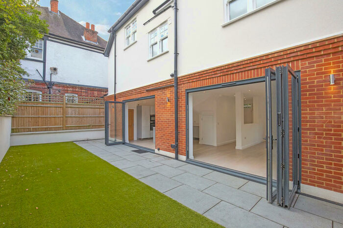 5 Bedroom Semi-Detached House To Rent In Cranes Park Avenue, Surbiton, KT5