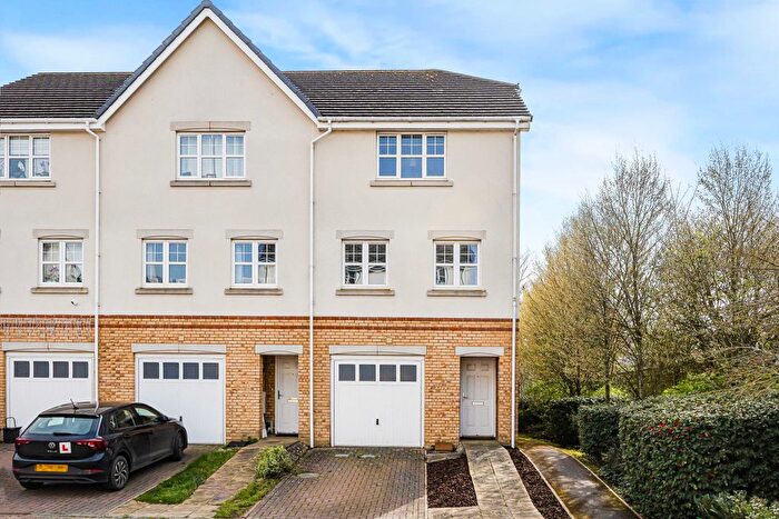 4 Bedroom Semi-Detached House To Rent In Kingsquater, Maidenhead, SL6