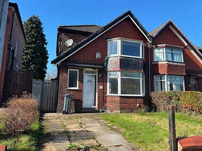3 Bedroom Semi Detached House For Sale In Parksway, Manchester, M9