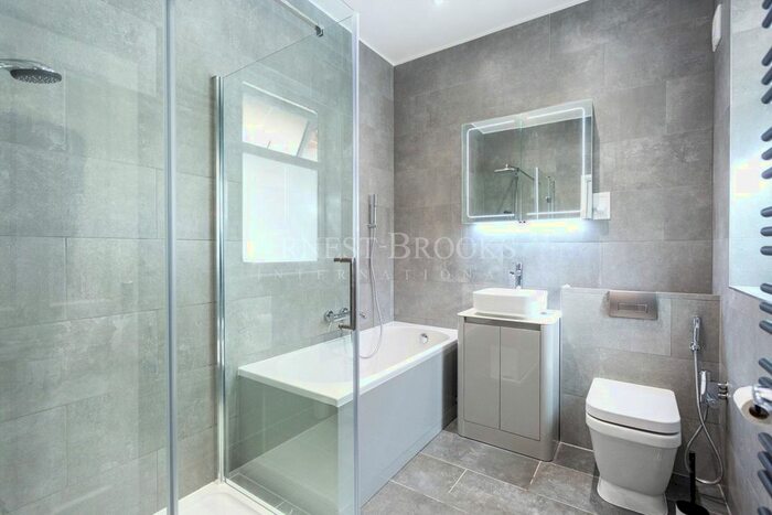 2 Bedroom Detached House To Rent In Masterman Road, East Ham, London, E6