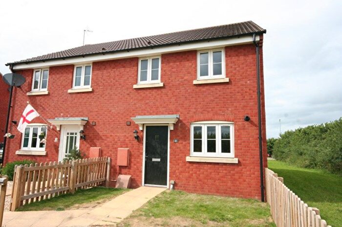 3 Bedroom Semi-Detached House To Rent In Daisy Close, Bridgwater, TA5
