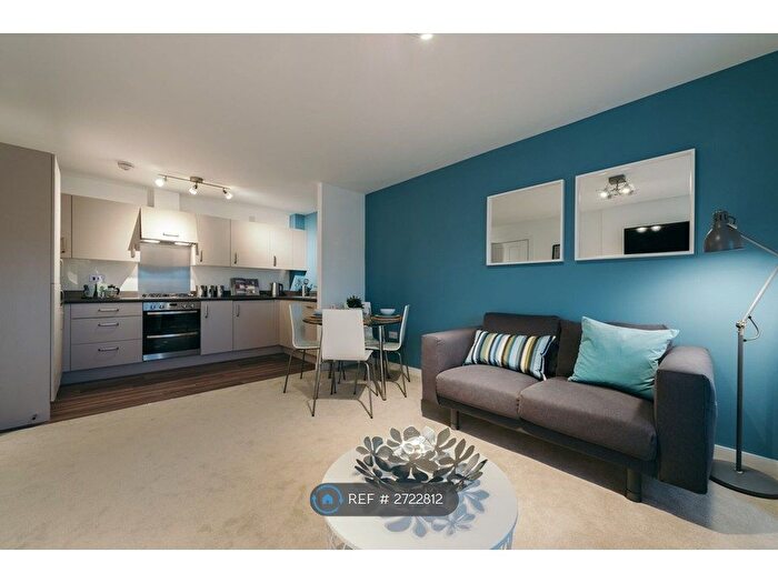 2 Bedroom Flat To Rent In Springfield Gardens, Glasgow, G31