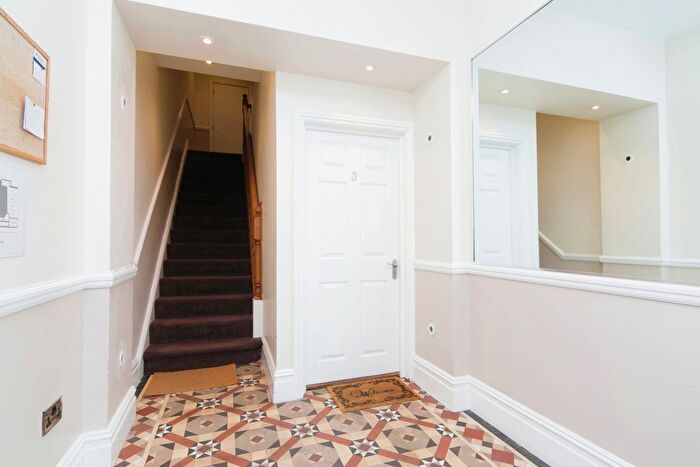 2 Bedroom Flat For Sale In Sea Bank Road, Colwyn Bay, Conwy, LL28