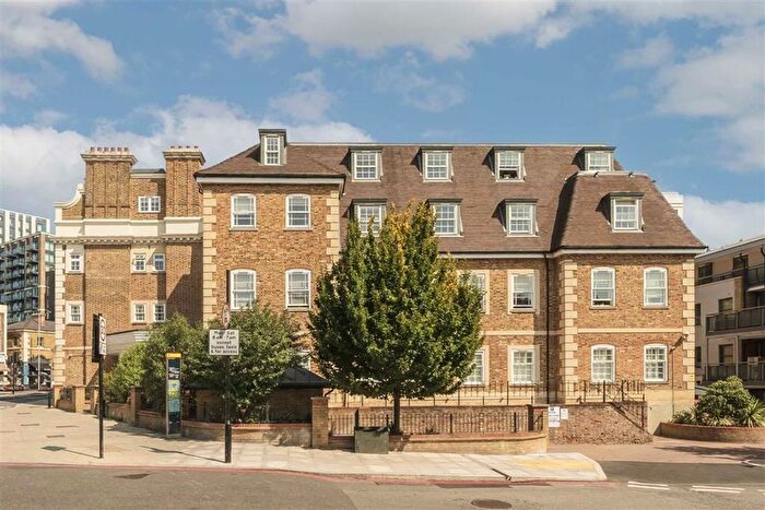 3 Bedroom Flat To Rent In Kew Bridge Road, Brentford, TW8