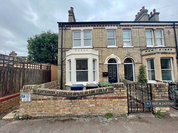 3 Bedroom Flat To Rent In Humberstone Road, Cambridge, CB4