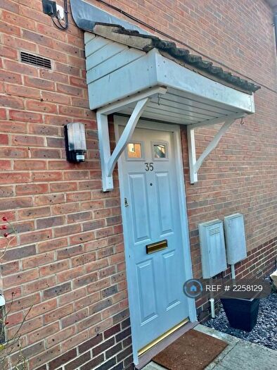 1 Bedroom Flat To Rent In Shinfield, Reading, RG2