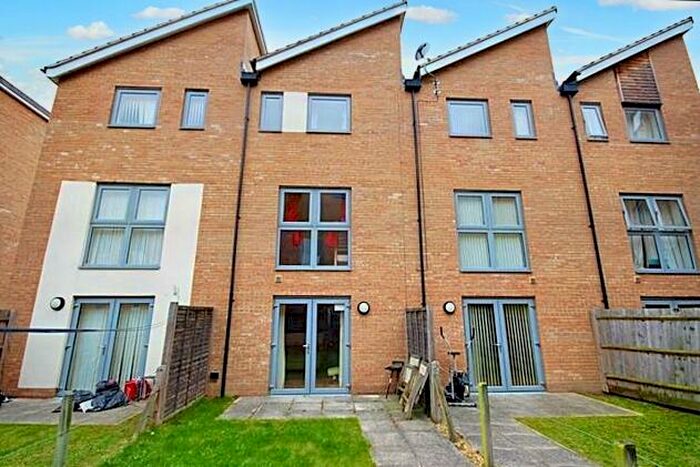 3 Bedroom Terraced House To Rent In Hawkins Road, Colchester, Essex, CO2