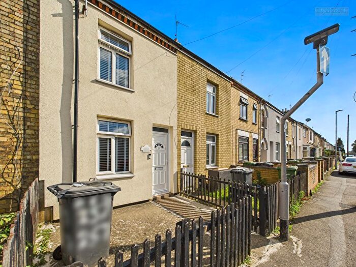 2 Bedroom Terraced House For Sale In Gladstone Street, Peterborough, PE1