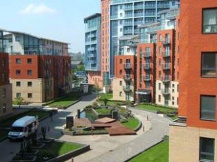 Garage / Parking To Rent In Gotts Road, Leeds, West Yorkshire, Uk, LS12