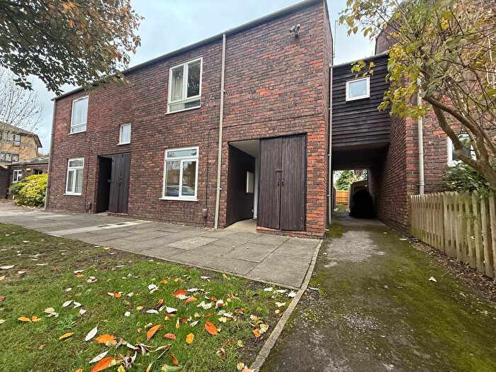 1 Bedroom Flat For Sale In Hatton Grove, West Drayton, UB7