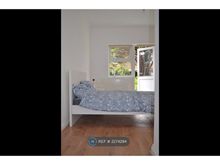 Studio To Rent In Ilford, Ilford, IG1