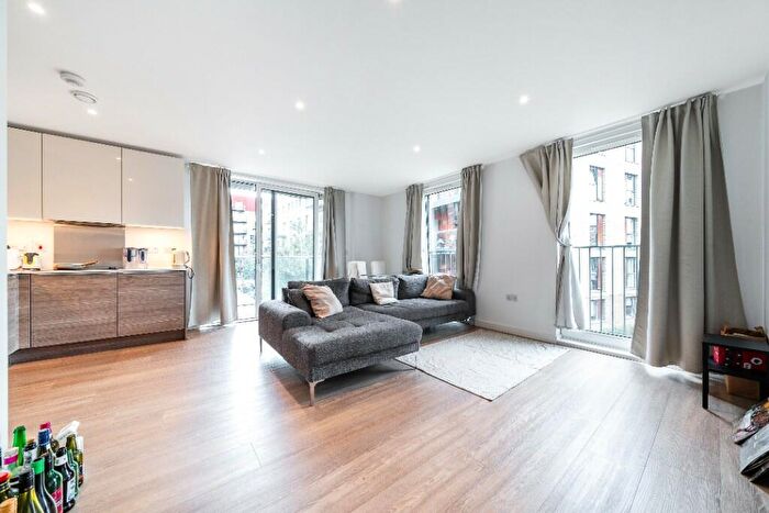 2 Bedroom Apartment To Rent In Whiting Way, London, SE16