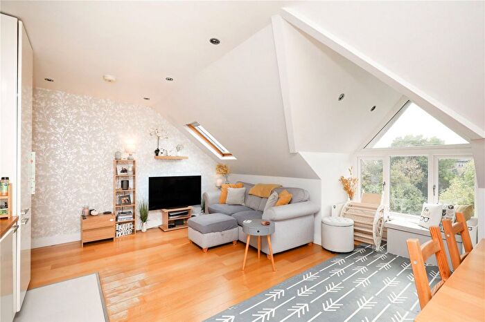 1 Bedroom Flat For Sale In Freeland Road, London, W5