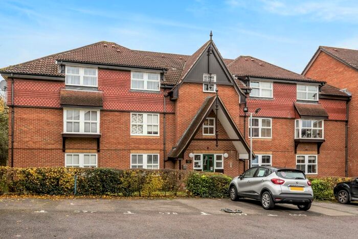 2 Bedroom Flat To Rent In Grange Crescent Dartford, DA2
