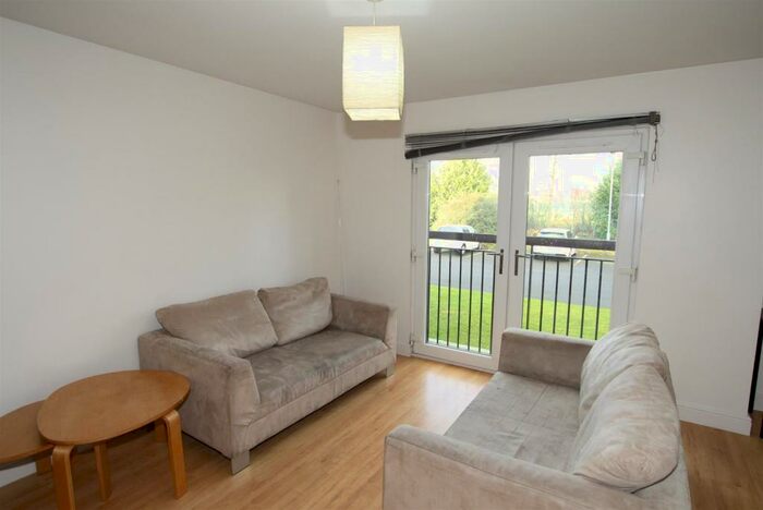 2 Bedroom Apartment To Rent In The Gallery, Moss Lane East, M14