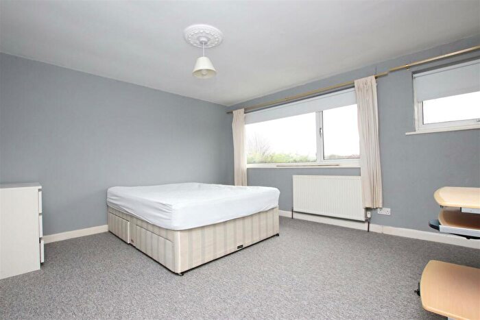 5 Bedroom House To Rent In Stanway Close, Bath, BA2