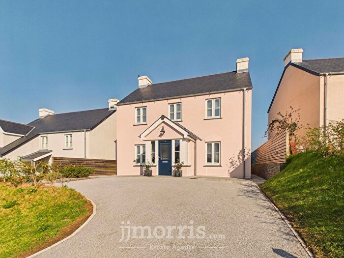 4 Bedroom Detached House For Sale In Swn Y Nant, Newport, SA42