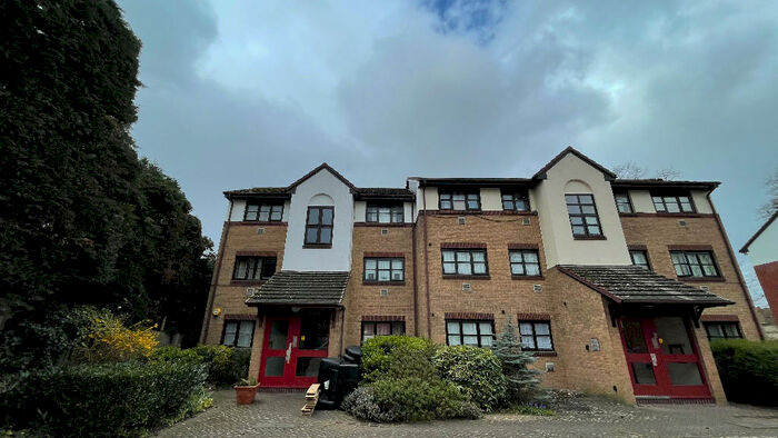 1 Bedroom Flat To Rent In Violet Close, Wallington, Surrey, SM6