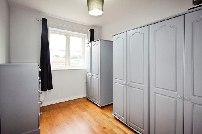 2 Bedroom Flat For Sale In Canal Close, Louth, LN11