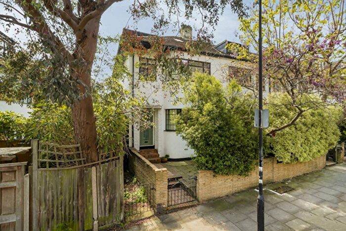 4 Bedroom Property To Rent In Garnett Road, London, NW3