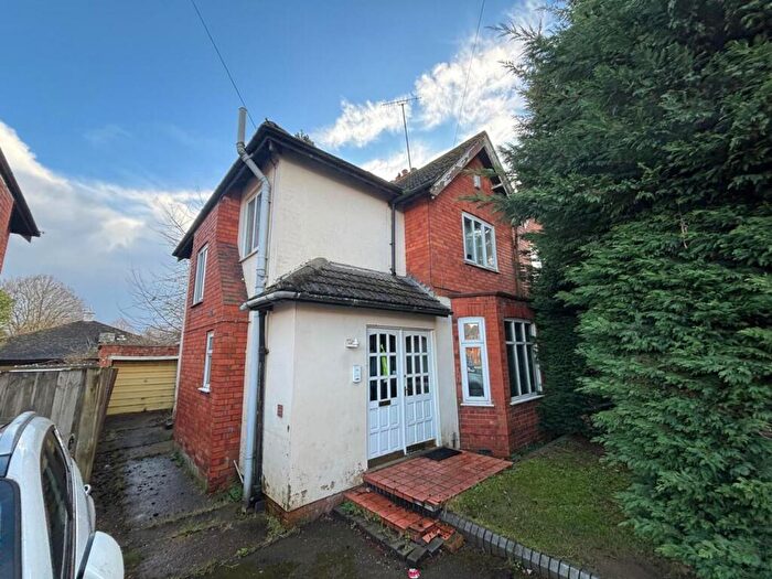 3 Bedroom Semi Detached House For Sale In Lindsay Avenue, Abington, Northampton, NN3