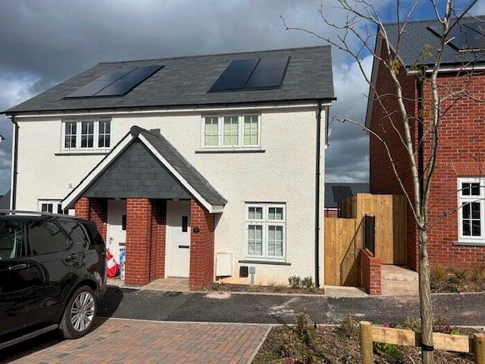 2 Bedroom Semi Detached House For Sale In Medland Way, Exeter, EX2