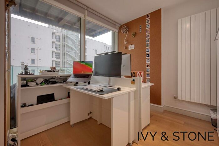 1 Bedroom Apartment For Sale In Starboard Way, London, Greater London, E16