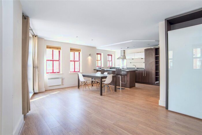 1 Bedroom Flat To Rent In Quaker Street, Shoreditch, London, E1