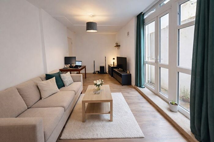 1 Bedroom Flat To Rent In Brunswick Place, Hove, BN3