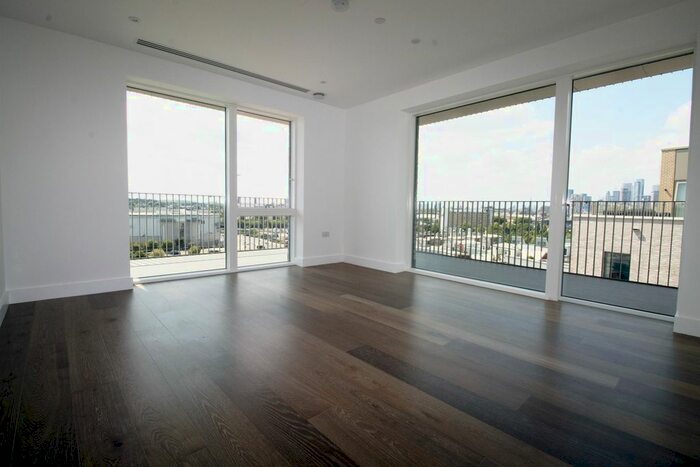 3 Bedroom Flat To Rent In Mcgill House, Needell Road, SE10