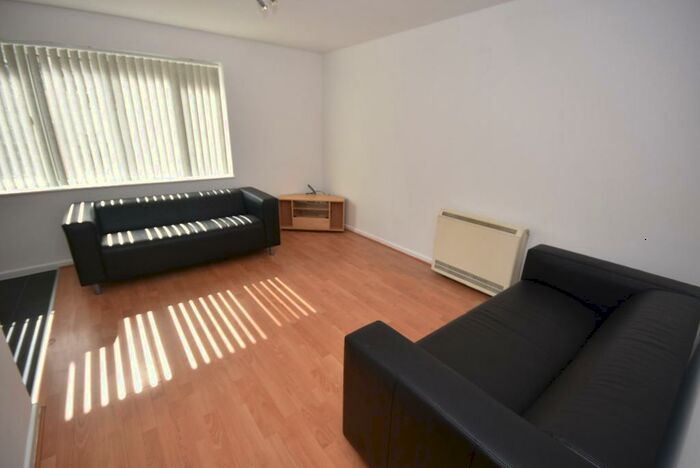 2 Bedroom Apartment To Rent In Stretford Rd, Hulme, Manchester., M15