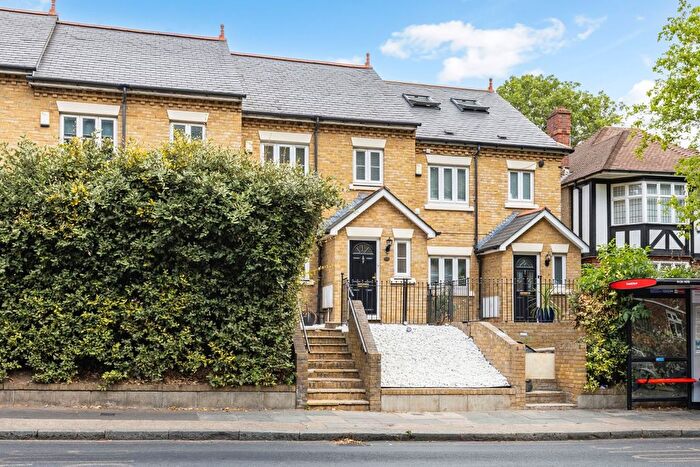 3 Bedroom Terraced House To Rent In Lordship Lane, London, SE22
