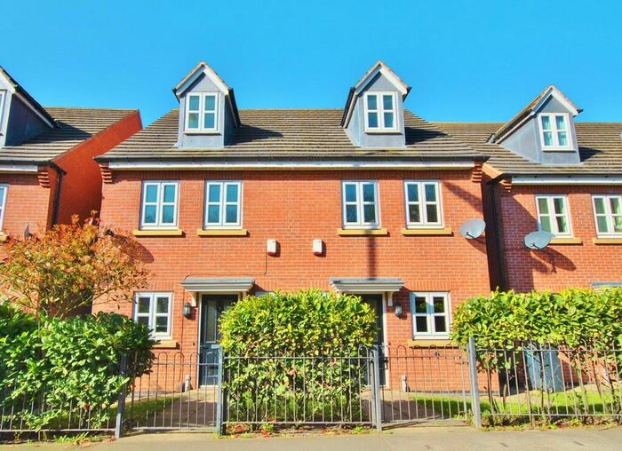 3 Bedroom Semi-Detached House To Rent In Europa View, West Bridgford, NG11