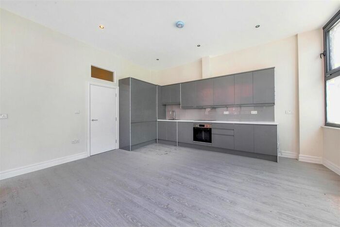 2 Bedroom Flat To Rent In Dalston Lane, London, E8