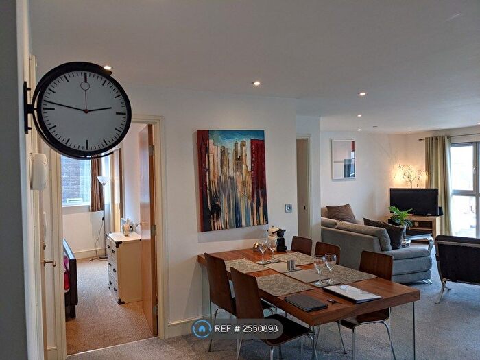 2 Bedroom Flat To Rent In Talbot Street, Nottingham, NG1