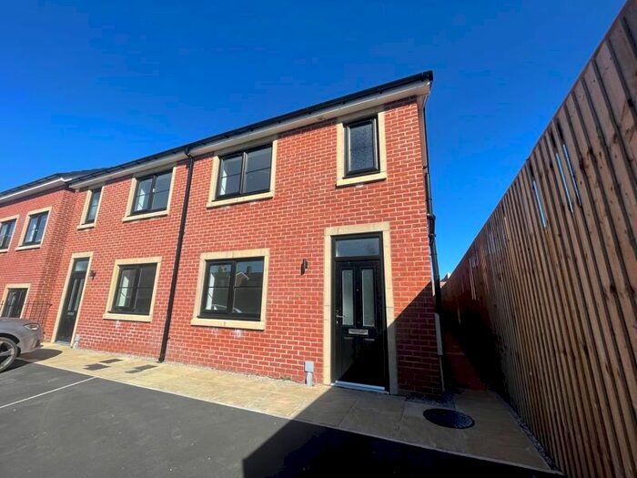 3 Bedroom Semi-Detached House To Rent In Tower View, Darwen, Lancashire. Ready To View., BB3