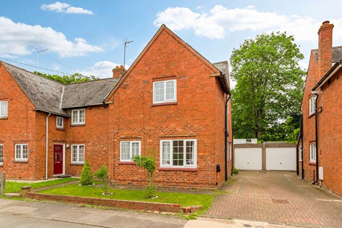 3 Bedroom Semi-Detached House For Sale In The Leys, Northampton, NN7