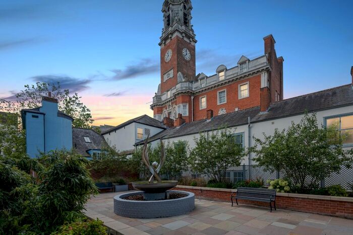 2 Bedroom Flat To Rent In High Street, Colchester, CO1