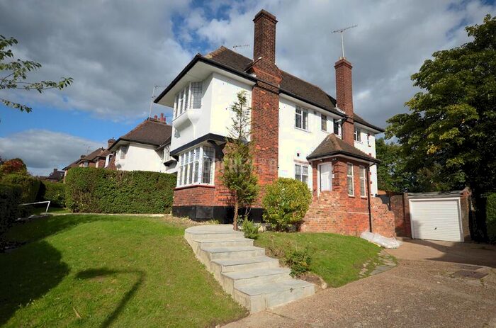 2 Bedroom Apartment To Rent In Ossulton Way, Hampstead Garden Suburb, N2