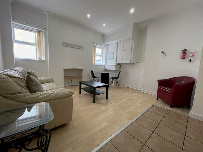 1 Bedroom Flat To Rent In The Walk, Roath, Cardiff, CF24