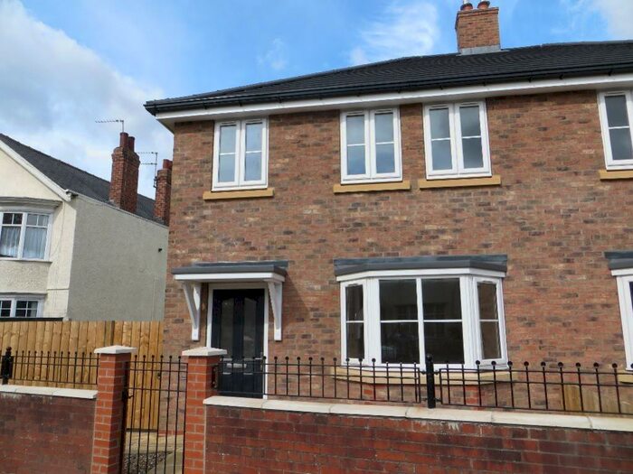 3 Bedroom Semi-Detached House To Rent In Chanterlands Avenue, HU5