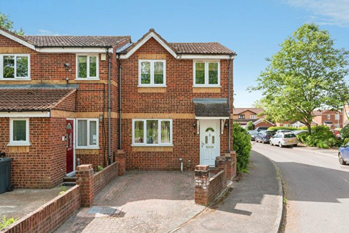 3 Bedroom Semi Detached House For Sale In Burket Close, Southall, UB2