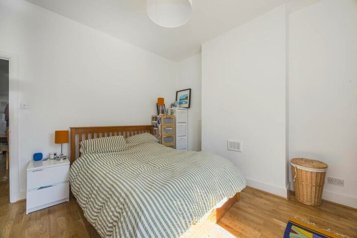 1 Bedroom Flat To Rent In Queen Elizabeth`s Walk, Stoke Newington, N16