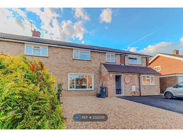 7 Bedroom Semi-Detached House To Rent In Applegarth Avenue, Guildford, GU2