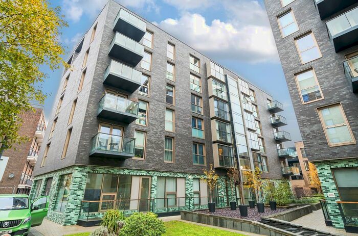 1 Bedroom Flat To Rent In Haven Way, London, SE1
