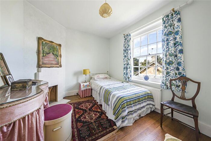 3 Bedroom Detached House For Sale In Presburg Road, New Malden, KT3