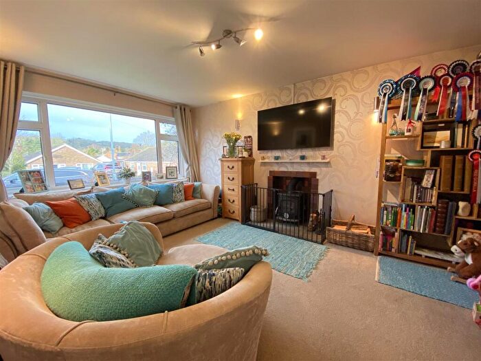 2 Bedroom Detached Bungalow For Sale In Orchard Close, Lower Brailes, Banbury, OX15
