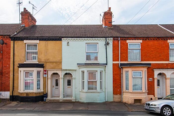 2 Bedroom Terraced House For Sale In Leslie Road, Northampton, NN2